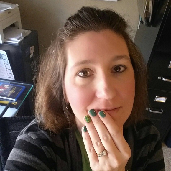 Meet your Posher, Tessa - Picture 5 of 5